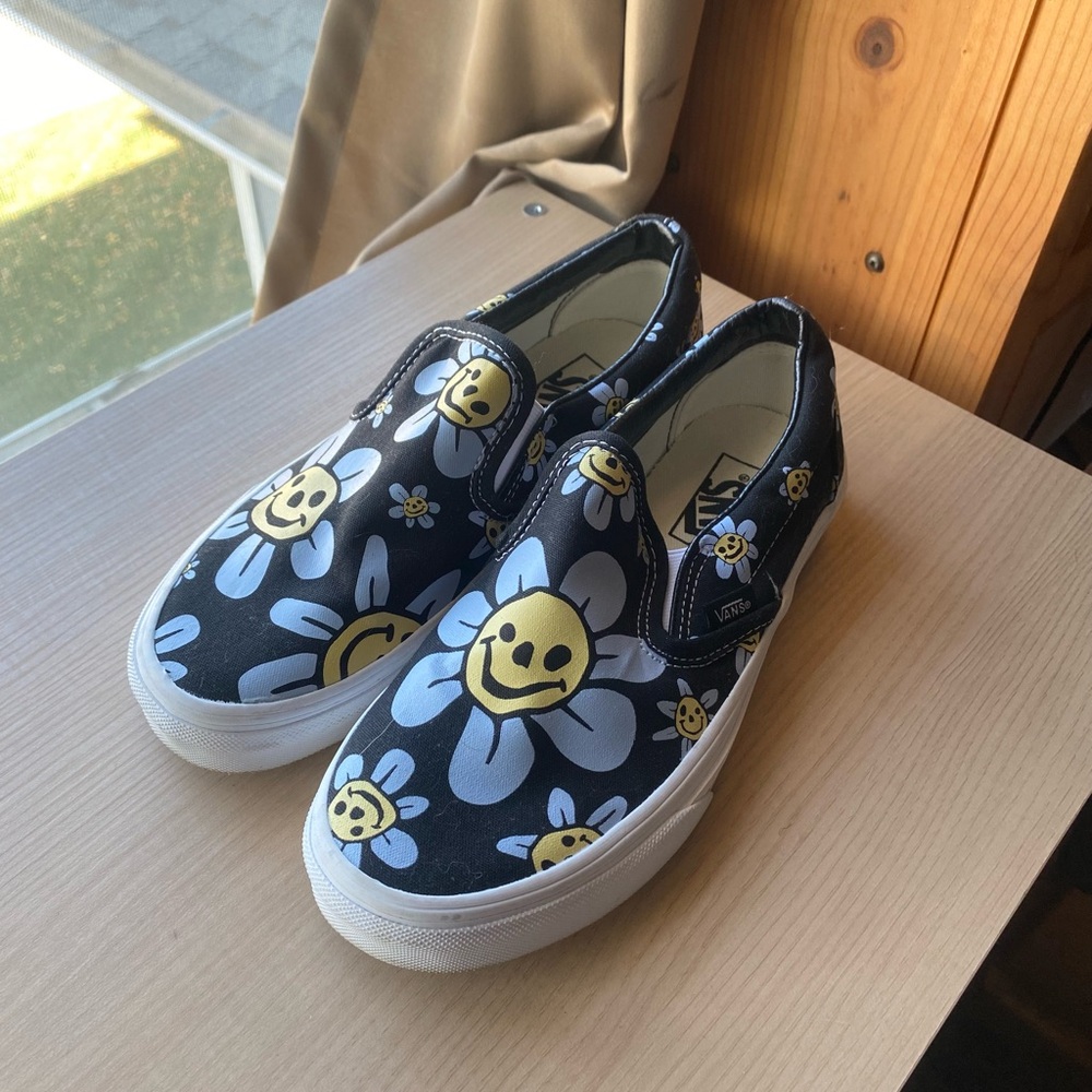 flower vans